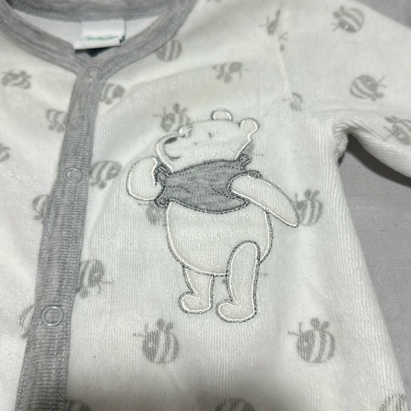 Disney - LIKE NEW - Winnie the Pooh Baby White and Gray super soft One Piece - Picture 2 of 5